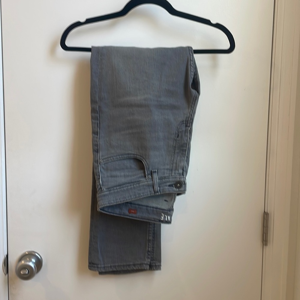 Size 31/30 Mens Red Ale Jeans